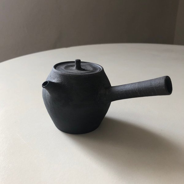 Tea Pot, Side Handle / Kayo Hashizume