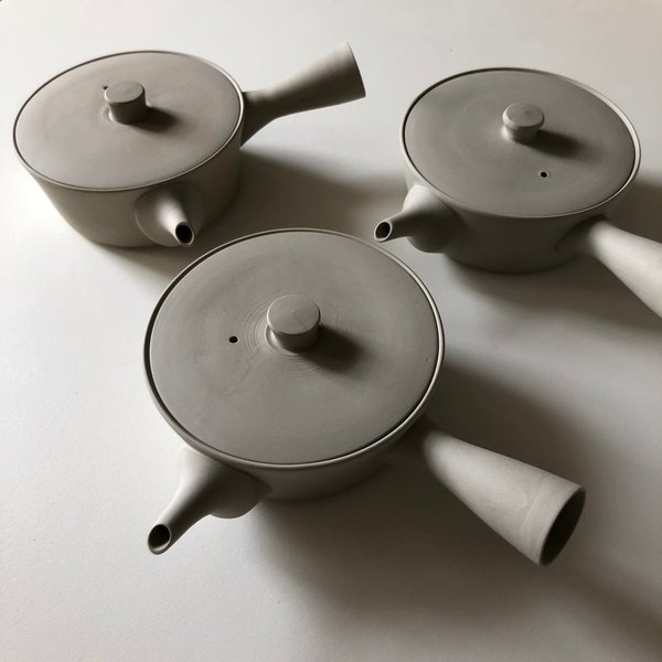 Tea Pot Sand / Nankei Pottery